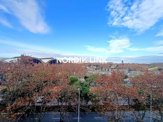 3 bedroom Flat for sale in La Barceloneta, Barcelona city - € 425,000 (Ref: 9562534)