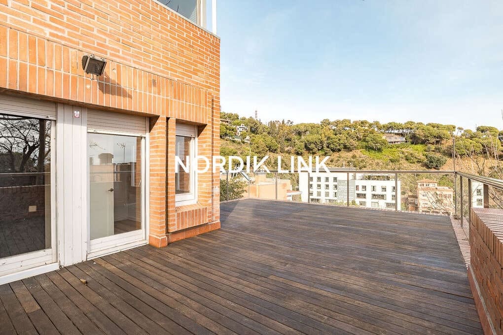 7 soveværelse Byhus til salg i Barcelona by - € 1.380.000 (Ref: 9562535)