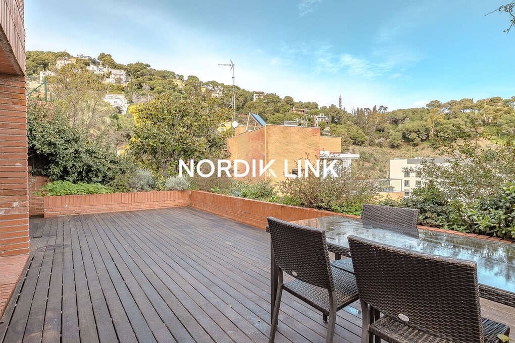 7 soveværelse Byhus til salg i Barcelona by - € 1.380.000 (Ref: 9562535)