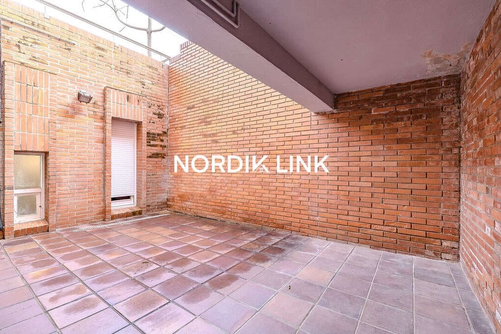 7 soveværelse Byhus til salg i Barcelona by - € 1.380.000 (Ref: 9562535)