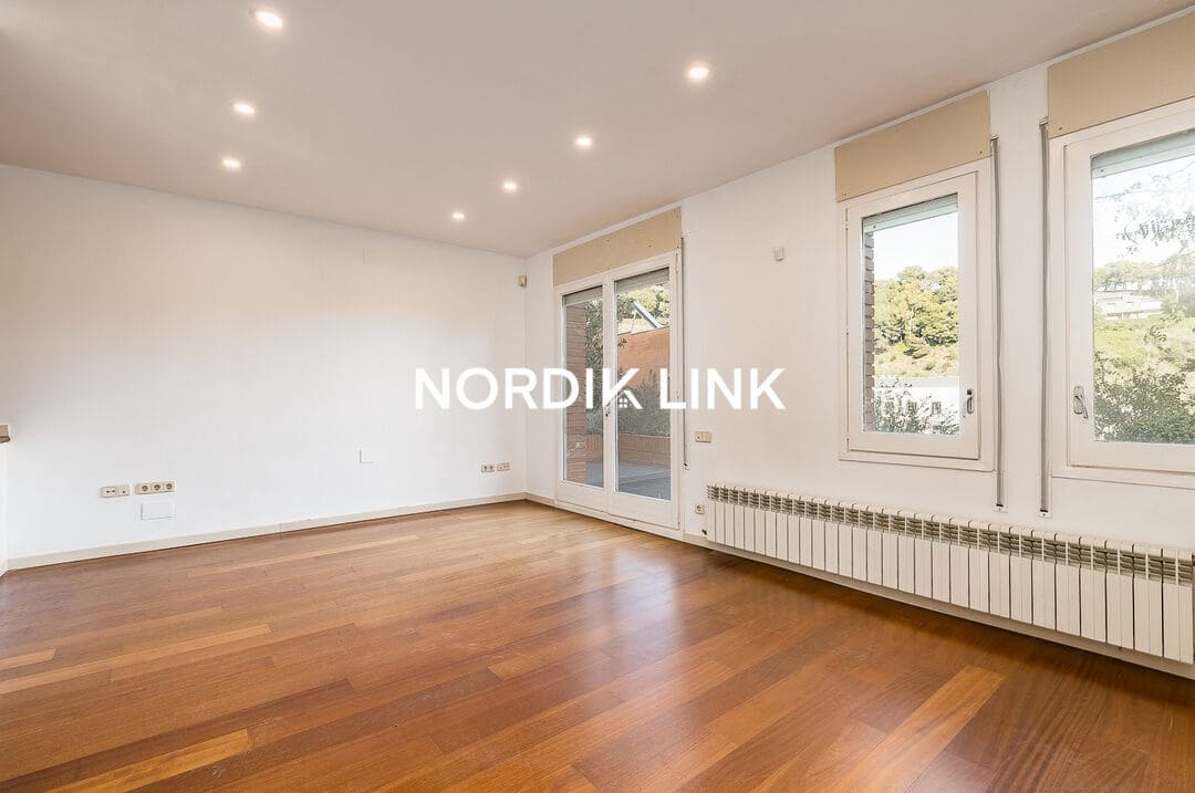 7 soveværelse Byhus til salg i Barcelona by - € 1.380.000 (Ref: 9562535)