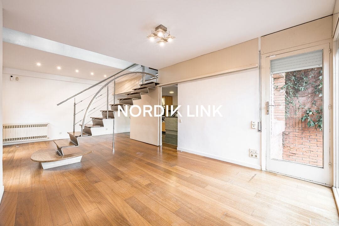 7 soveværelse Byhus til salg i Barcelona by - € 1.380.000 (Ref: 9562535)