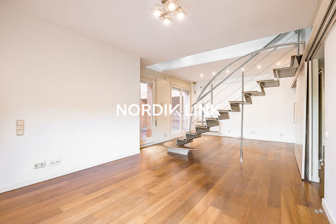 7 soveværelse Byhus til salg i Barcelona by - € 1.380.000 (Ref: 9562535)