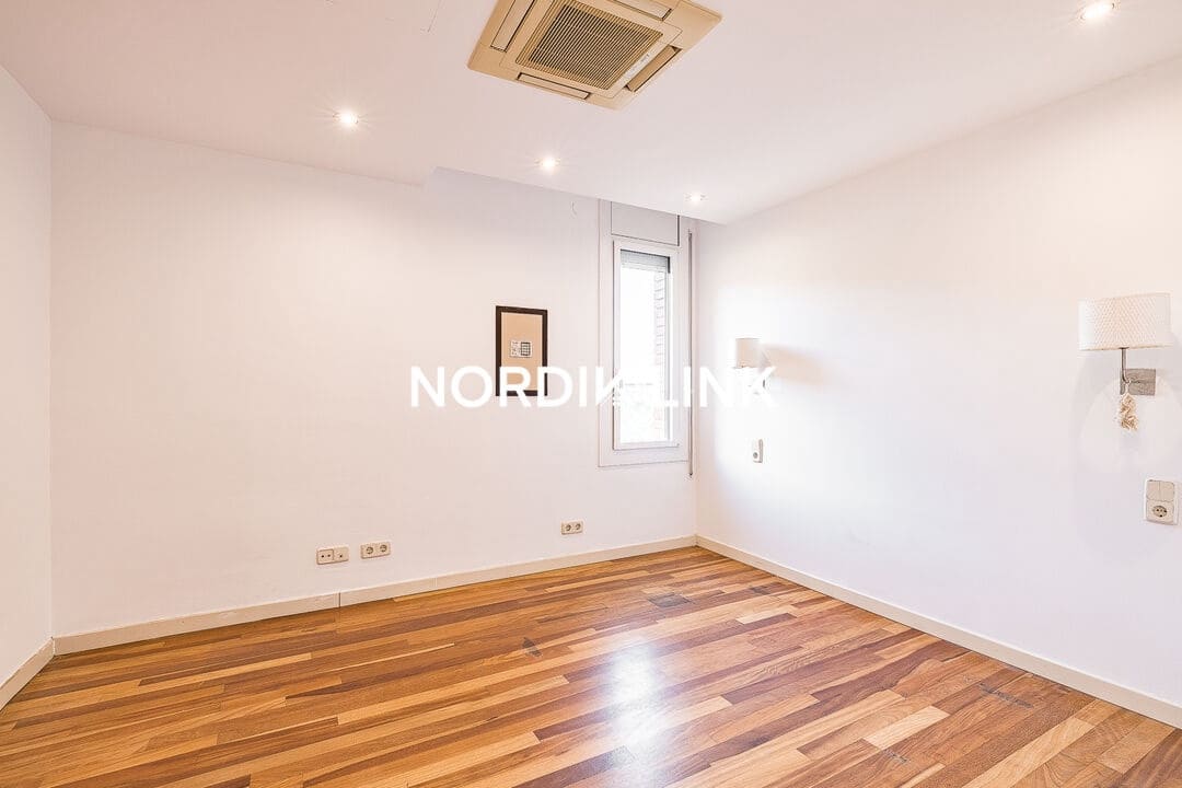 7 soveværelse Byhus til salg i Barcelona by - € 1.380.000 (Ref: 9562535)