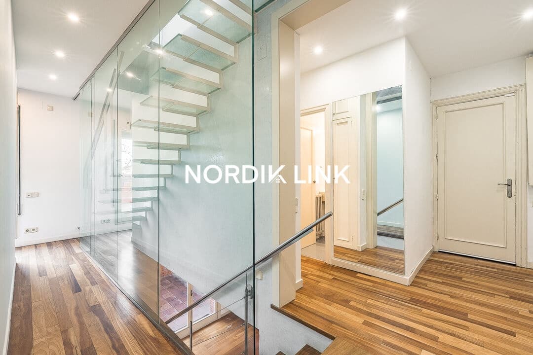 7 soveværelse Byhus til salg i Barcelona by - € 1.380.000 (Ref: 9562535)