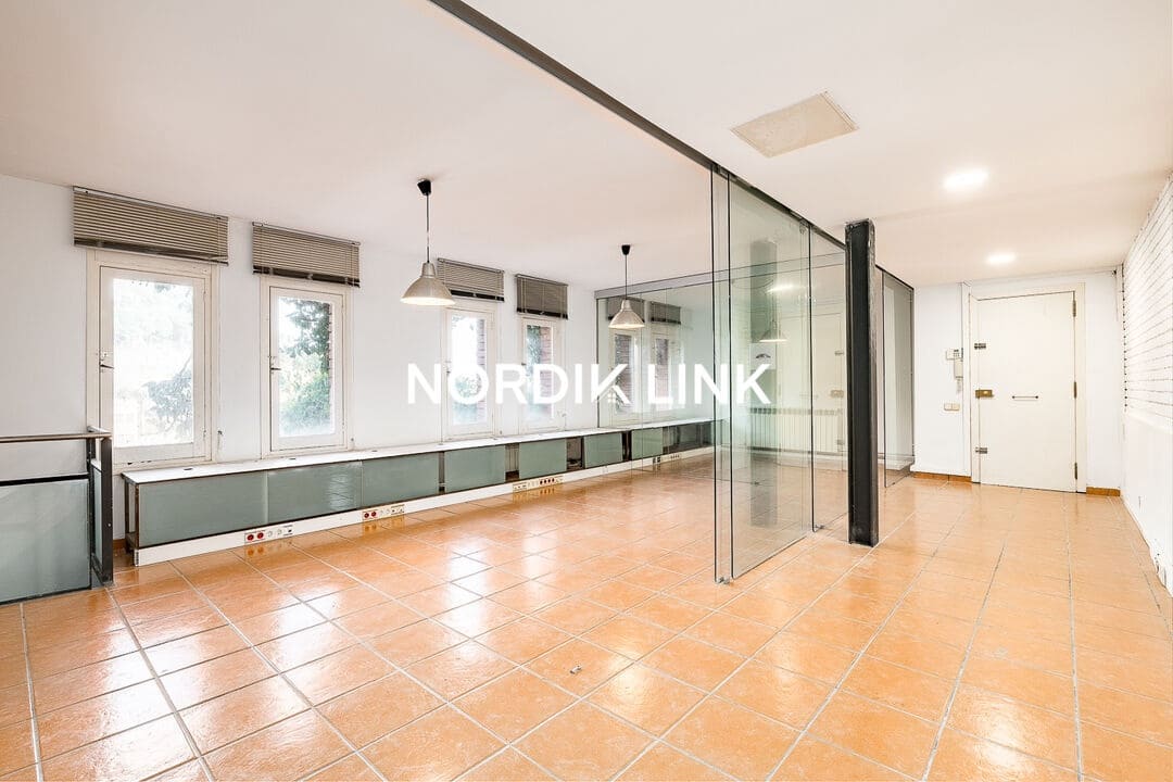 7 soveværelse Byhus til salg i Barcelona by - € 1.380.000 (Ref: 9562535)