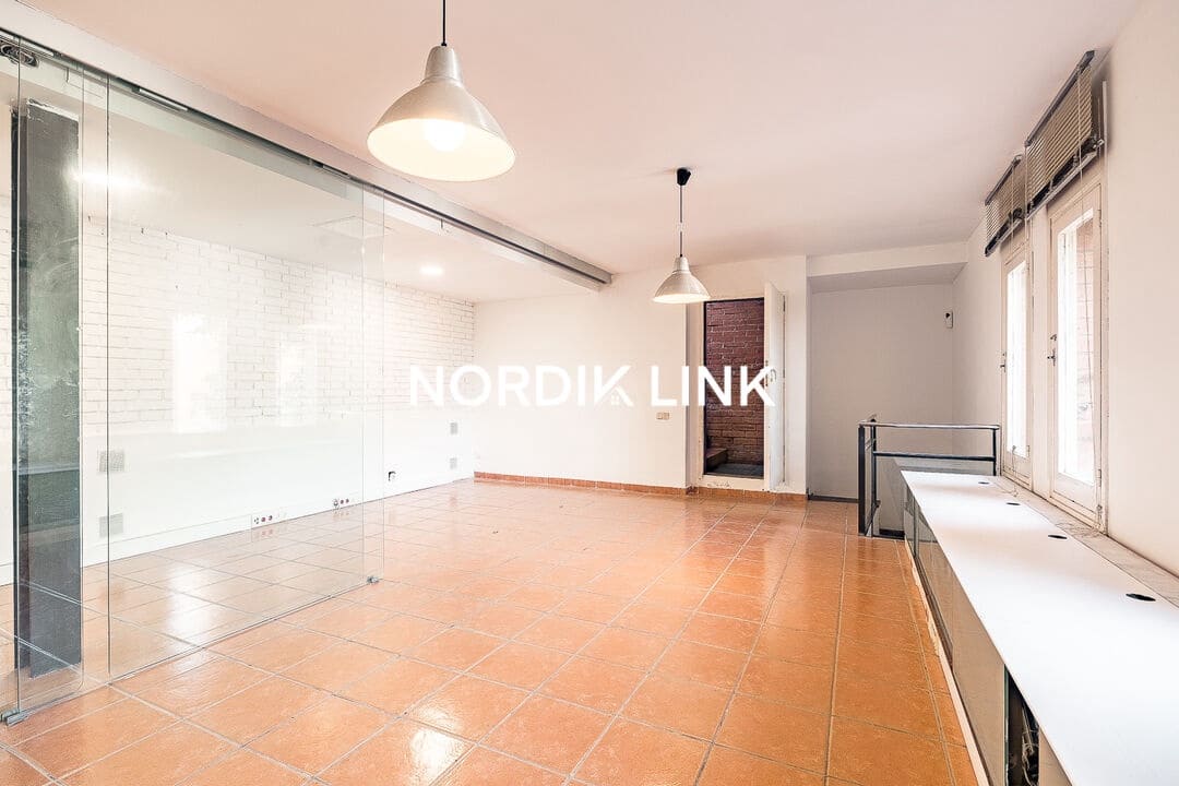 7 soveværelse Byhus til salg i Barcelona by - € 1.380.000 (Ref: 9562535)