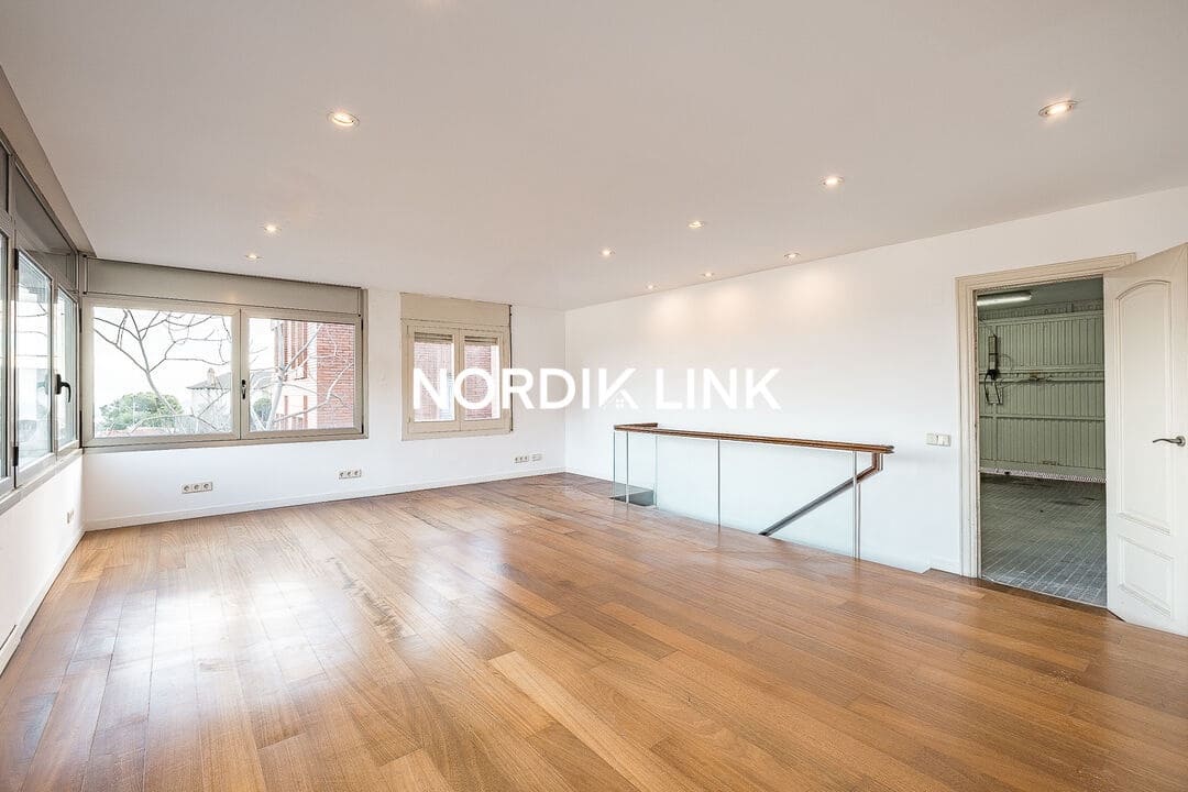 7 soveværelse Byhus til salg i Barcelona by - € 1.380.000 (Ref: 9562535)