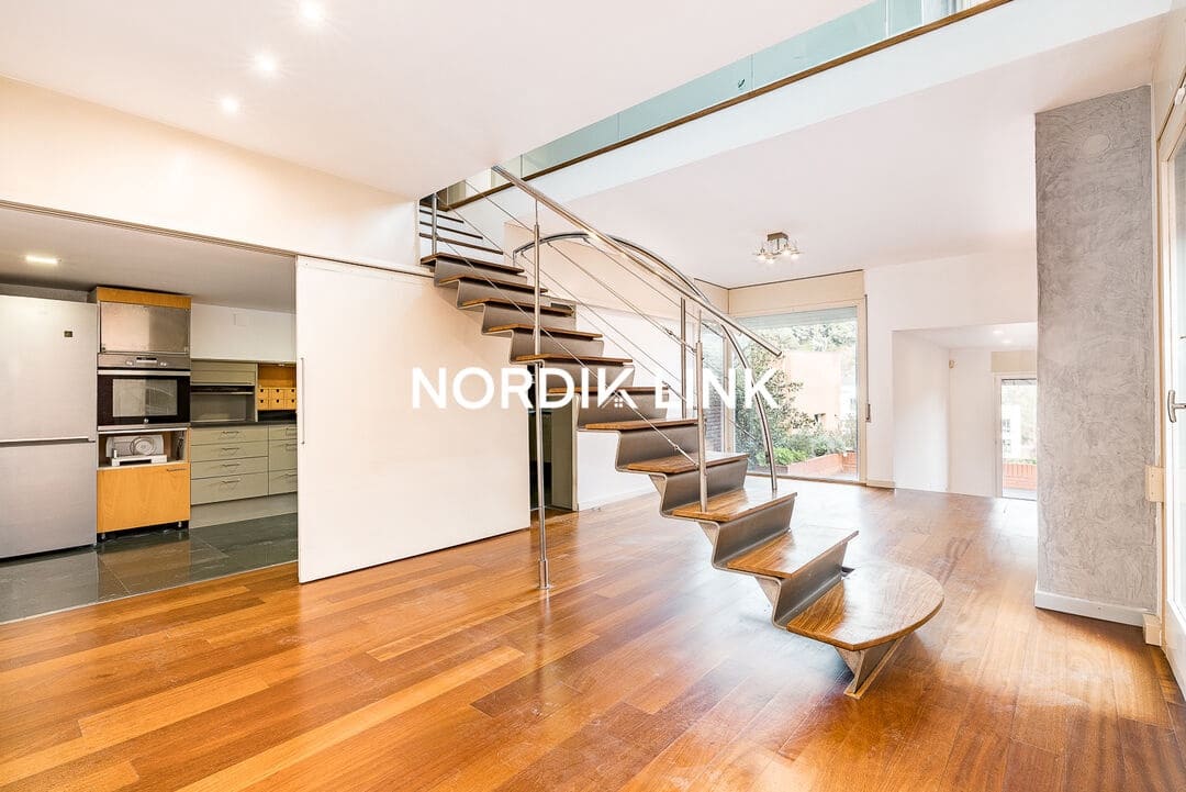 7 soveværelse Byhus til salg i Barcelona by - € 1.380.000 (Ref: 9562535)