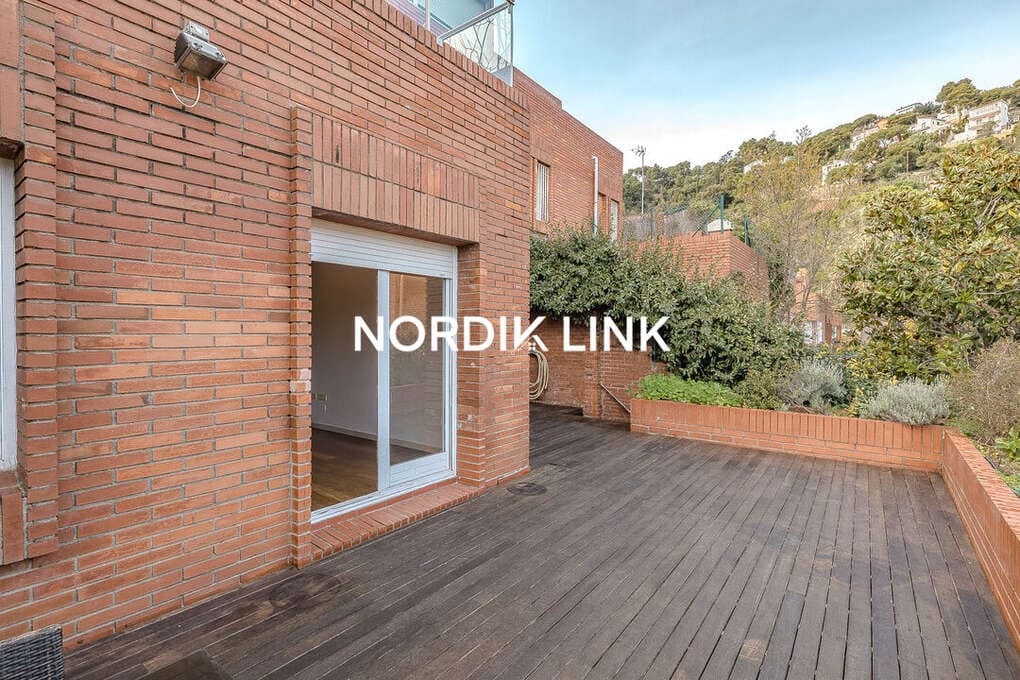 7 soveværelse Byhus til salg i Barcelona by - € 1.380.000 (Ref: 9562535)