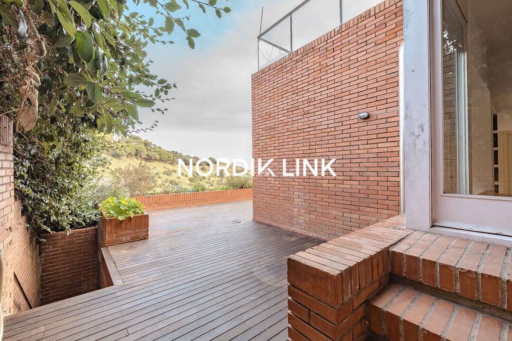 7 soveværelse Byhus til salg i Barcelona by - € 1.380.000 (Ref: 9562535)