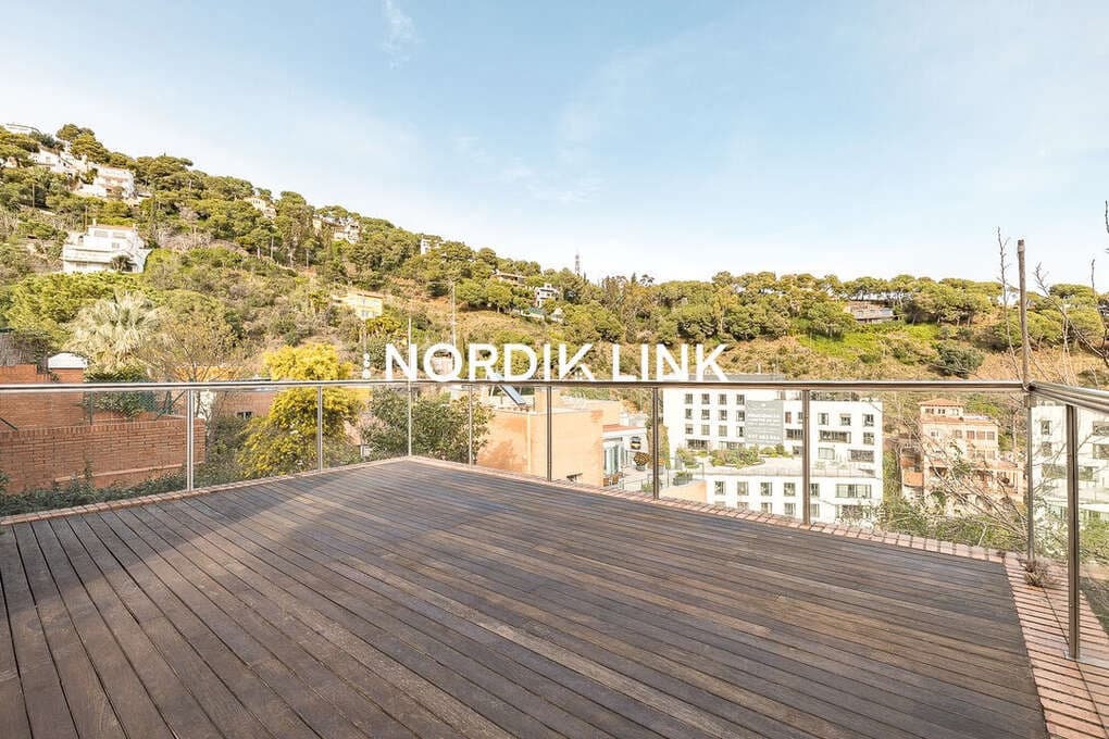 7 soveværelse Byhus til salg i Barcelona by - € 1.380.000 (Ref: 9562535)