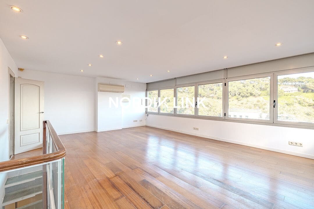 7 soveværelse Byhus til salg i Barcelona by - € 1.380.000 (Ref: 9562535)