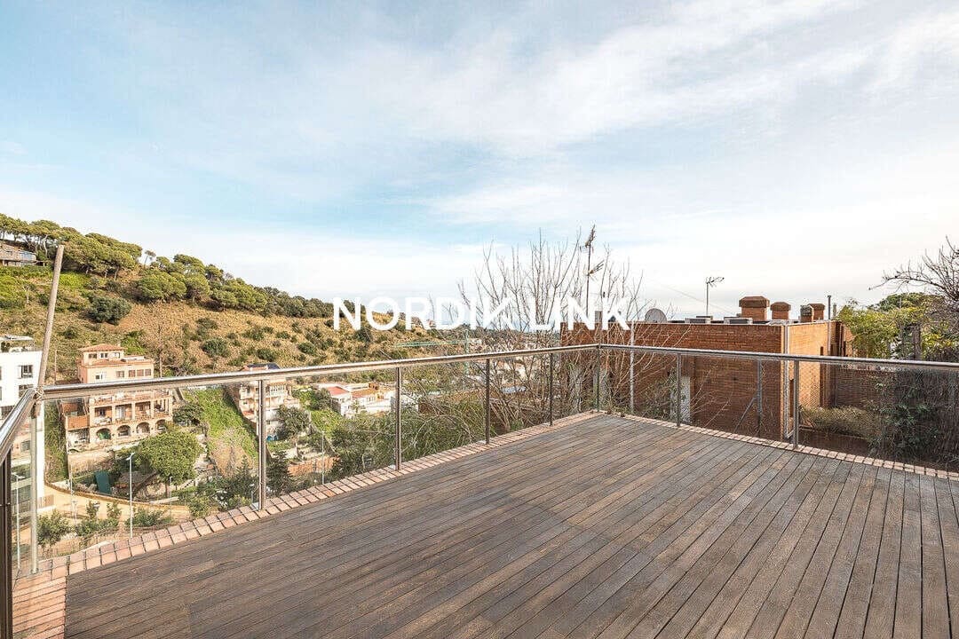 7 soveværelse Byhus til salg i Barcelona by - € 1.380.000 (Ref: 9562535)