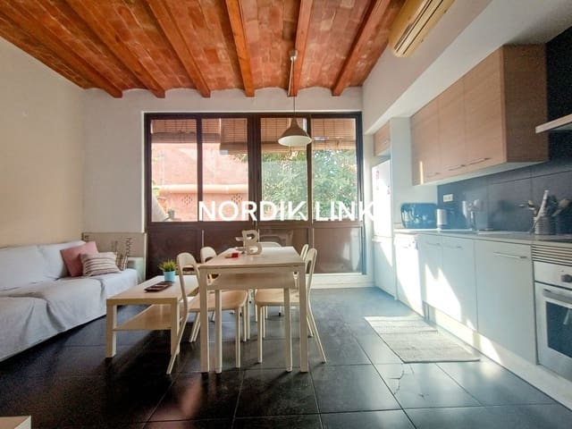 4 slaapkamer Flat te koop in La Vila de Gràcia, Barcelona stad - € 569.000 (Ref: 9562538)