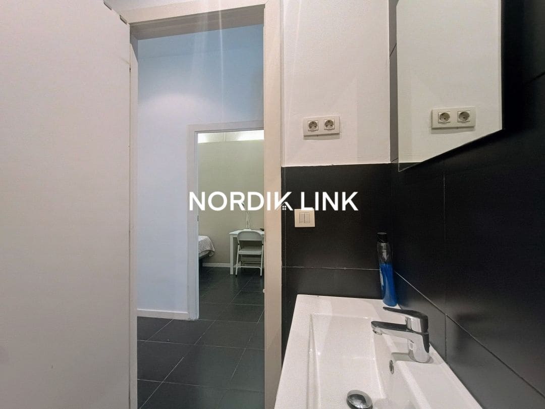 4 slaapkamer Flat te koop in Barcelona stad - € 569.000 (Ref: 9562538)