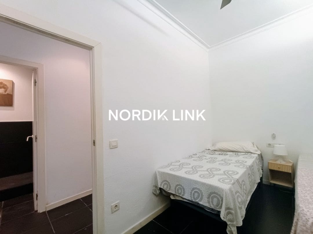 4 slaapkamer Flat te koop in Barcelona stad - € 569.000 (Ref: 9562538)