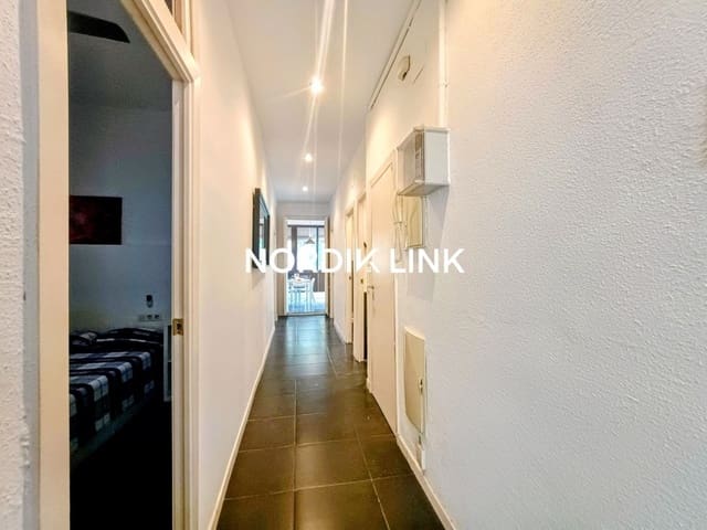 4 slaapkamer Flat te koop in La Vila de Gràcia, Barcelona stad - € 569.000 (Ref: 9562538)