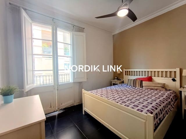 4 slaapkamer Flat te koop in La Vila de Gràcia, Barcelona stad - € 569.000 (Ref: 9562538)