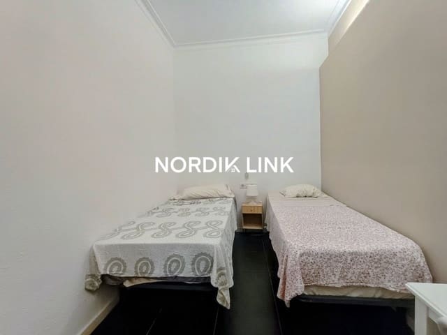 Piso de 4 habitaciones en La Vila de Gràcia, Barcelona ciudad en venta - 569.000 € (Ref: 9562538)