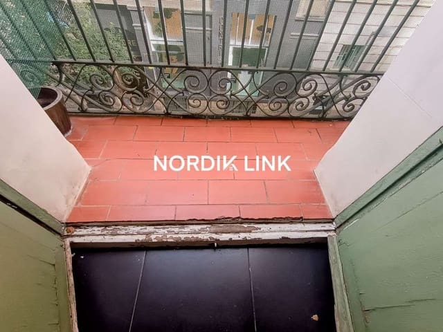 4 slaapkamer Flat te koop in La Vila de Gràcia, Barcelona stad - € 569.000 (Ref: 9562538)