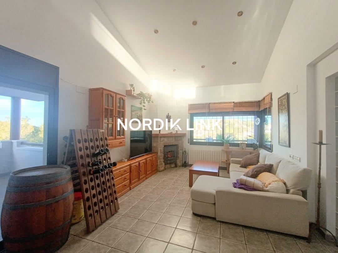 4 sypialnia Willa na sprzedaż w Olerdola z basenem - 390 000 € (Ref: 9562539)