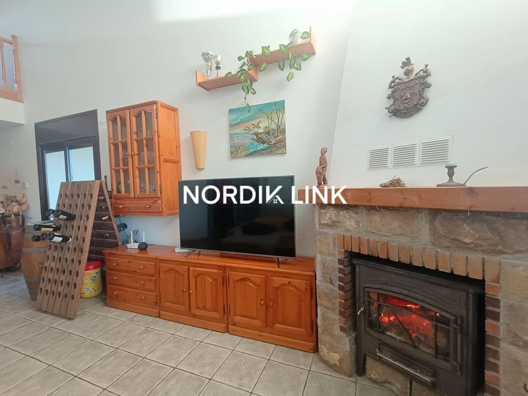 4 sypialnia Willa na sprzedaż w Olerdola z basenem - 390 000 € (Ref: 9562539)