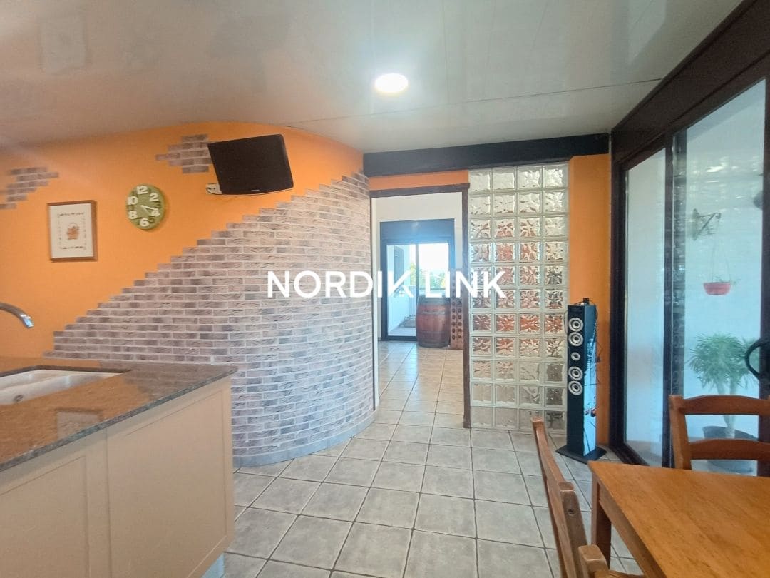 4 sypialnia Willa na sprzedaż w Olerdola z basenem - 390 000 € (Ref: 9562539)