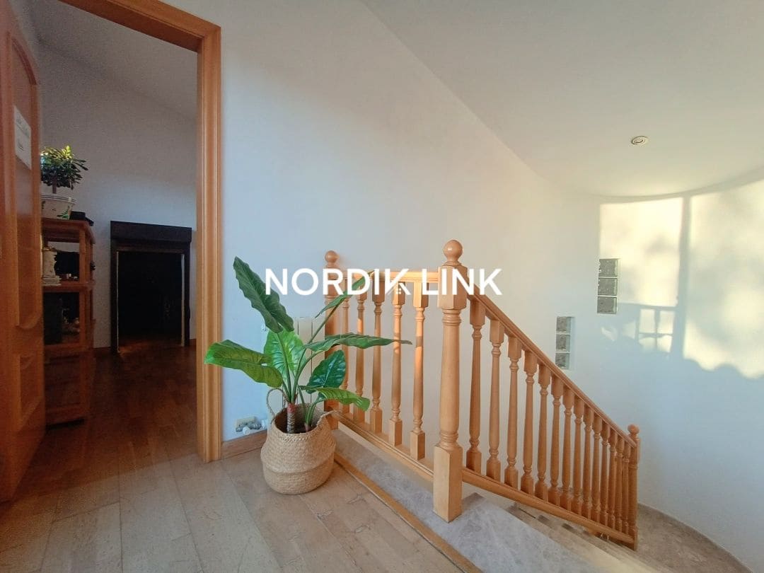 4 sypialnia Willa na sprzedaż w Olerdola z basenem - 390 000 € (Ref: 9562539)