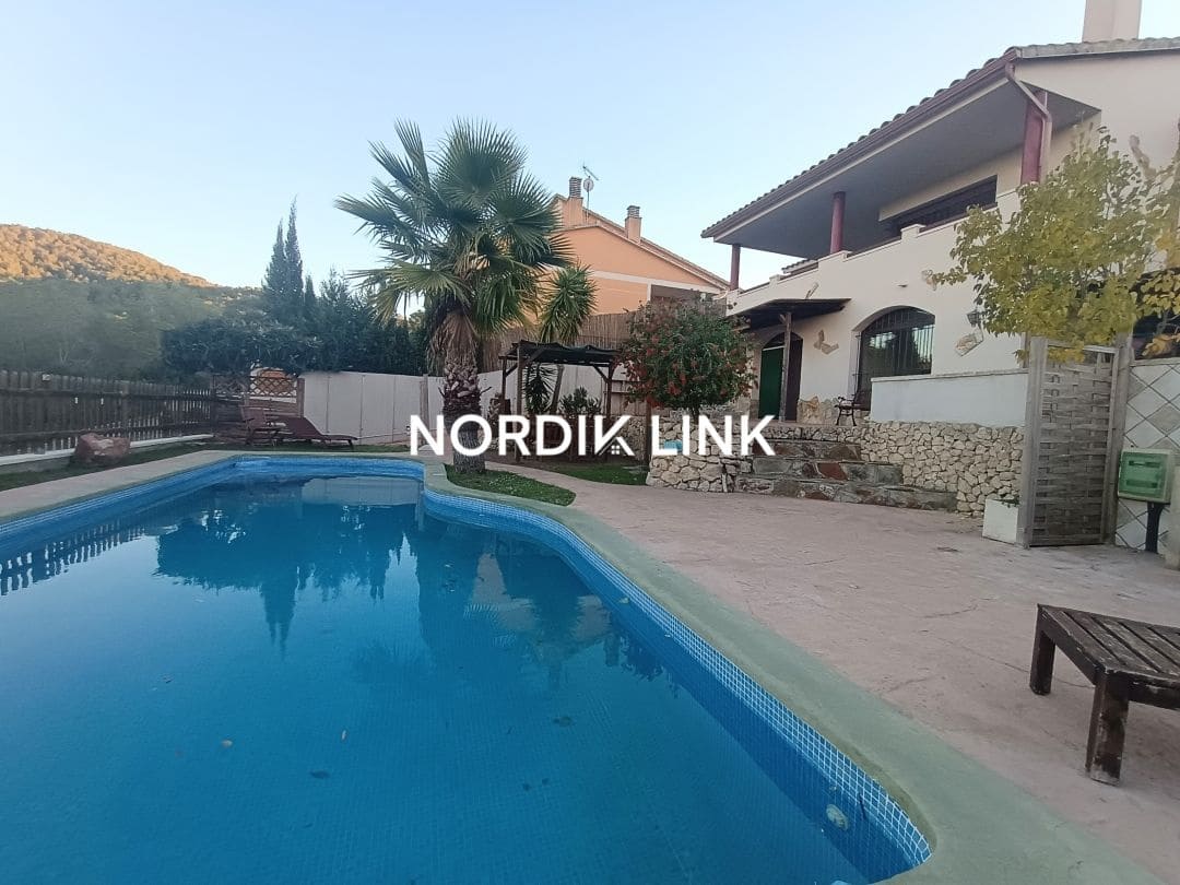 4 sypialnia Willa na sprzedaż w Olerdola z basenem - 390 000 € (Ref: 9562539)