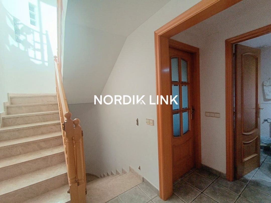 4 sypialnia Willa na sprzedaż w Olerdola z basenem - 390 000 € (Ref: 9562539)