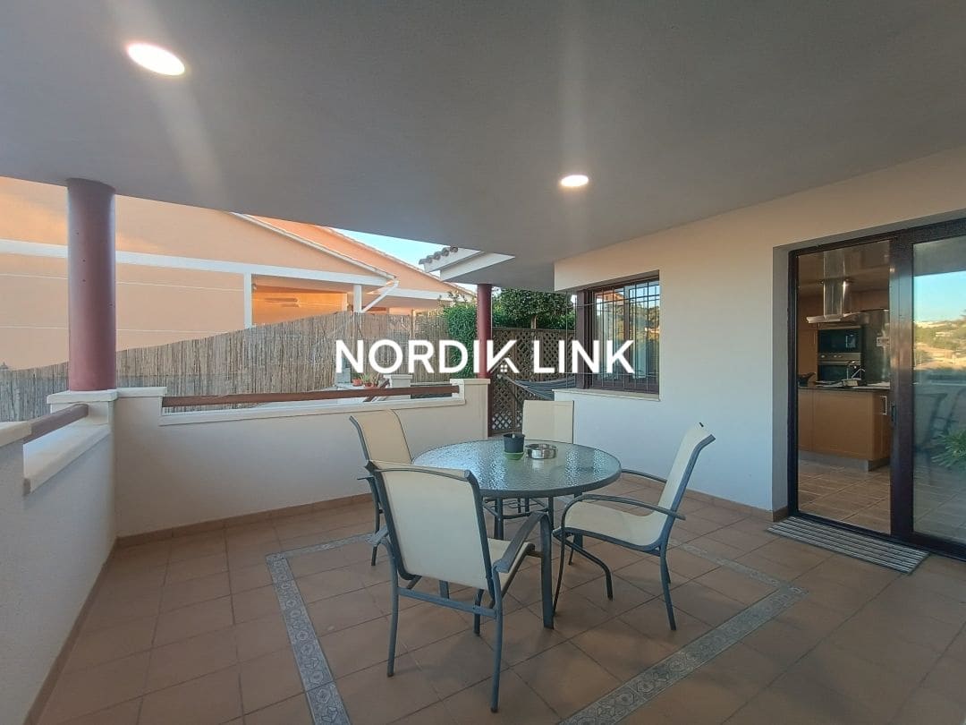 4 sypialnia Willa na sprzedaż w Olerdola z basenem - 390 000 € (Ref: 9562539)