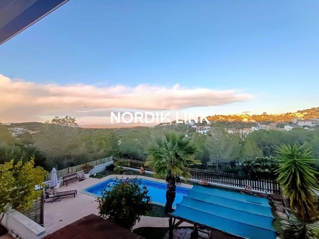 4 sypialnia Willa na sprzedaż w Olèrdola z basenem - 390 000 € (Ref: 9562539)