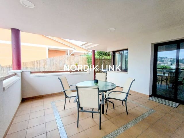 4 soveværelse Villa til salg i Olèrdola med swimmingpool - € 390.000 (Ref: 9562539)