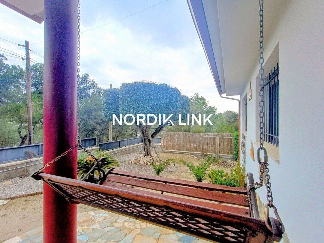 4 bedroom Villa for sale in Olerdola with pool - € 390,000 (Ref: 9562539)