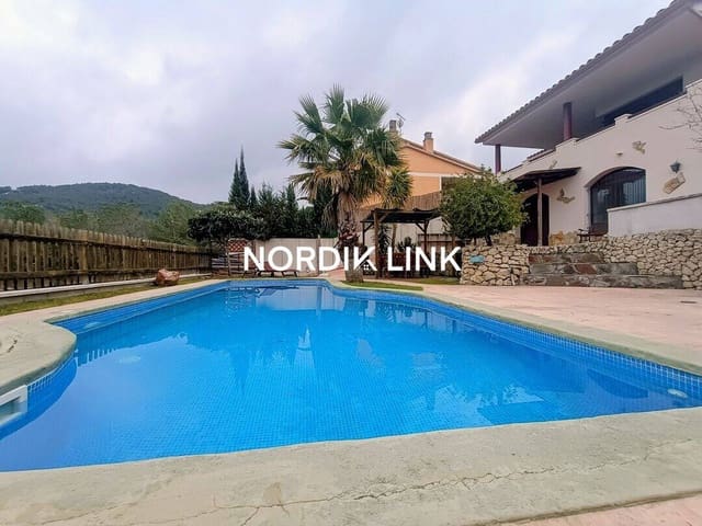 4 soveværelse Villa til salg i Olèrdola med swimmingpool - € 390.000 (Ref: 9562539)