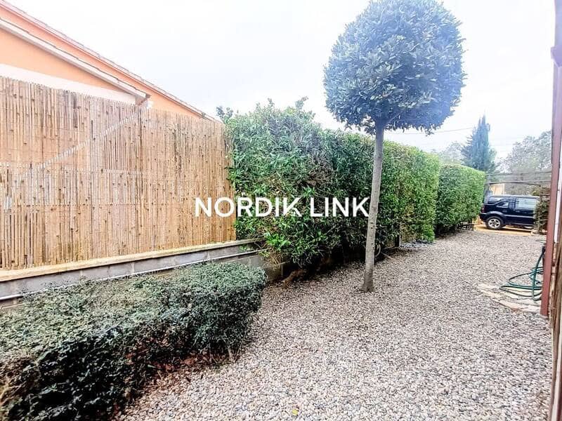 4 bedroom Villa for sale in Olerdola with pool - € 390,000 (Ref: 9562539)