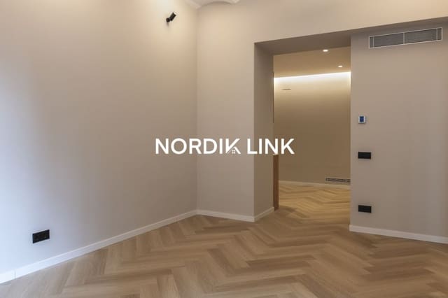 3 chambre Appartement à vendre à El Barri Gòtic, Barcelone ville - 675 000 € (Ref: 9569113)