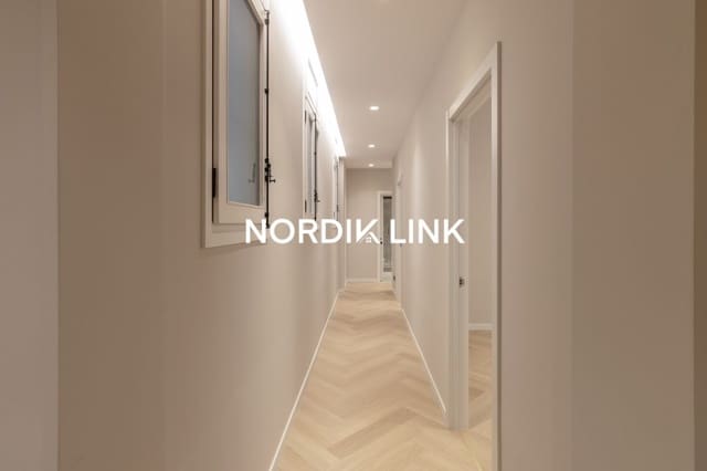 3 chambre Appartement à vendre à El Barri Gòtic, Barcelone ville - 675 000 € (Ref: 9569113)