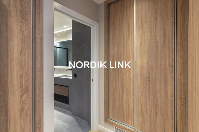 3 chambre Appartement à vendre à El Barri Gòtic, Barcelone ville - 675 000 € (Ref: 9569113)