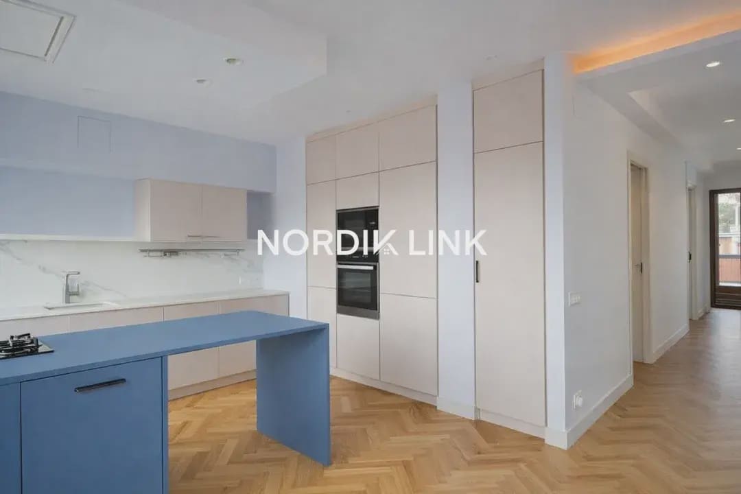 3 soveværelse Penthouse til salg i Barcelona by - € 1.100.000 (Ref: 9602363)