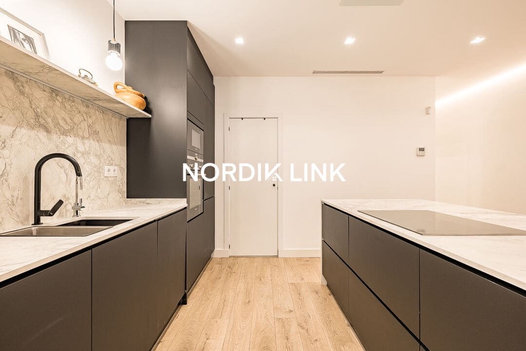 Piso de 3 habitaciones en Barcelona ciudad en venta - 845.000 € (Ref: 9688486)