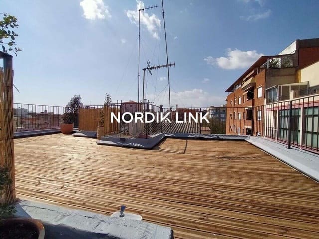 2 slaapkamer Penthouse te koop in La Vila de Gràcia, Barcelona stad - € 529.000 (Ref: 9720247)