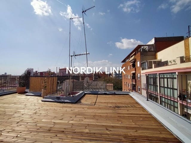 2 slaapkamer Penthouse te koop in La Vila de Gràcia, Barcelona stad - € 529.000 (Ref: 9720247)