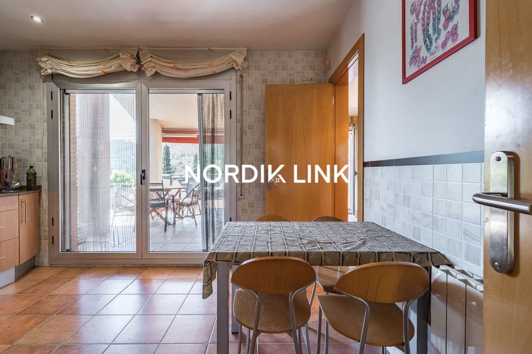 4 soveværelse Villa til salg i Torrelles de Llobregat med swimmingpool - € 550.000 (Ref: 9737212)