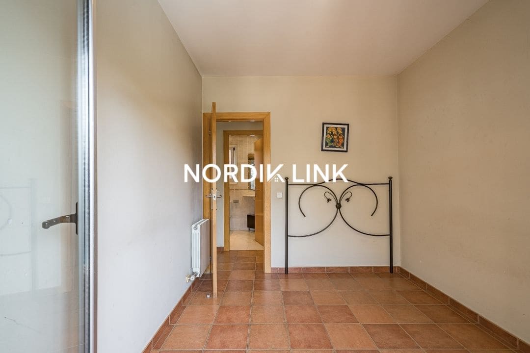 4 soveværelse Villa til salg i Torrelles de Llobregat med swimmingpool - € 550.000 (Ref: 9737212)