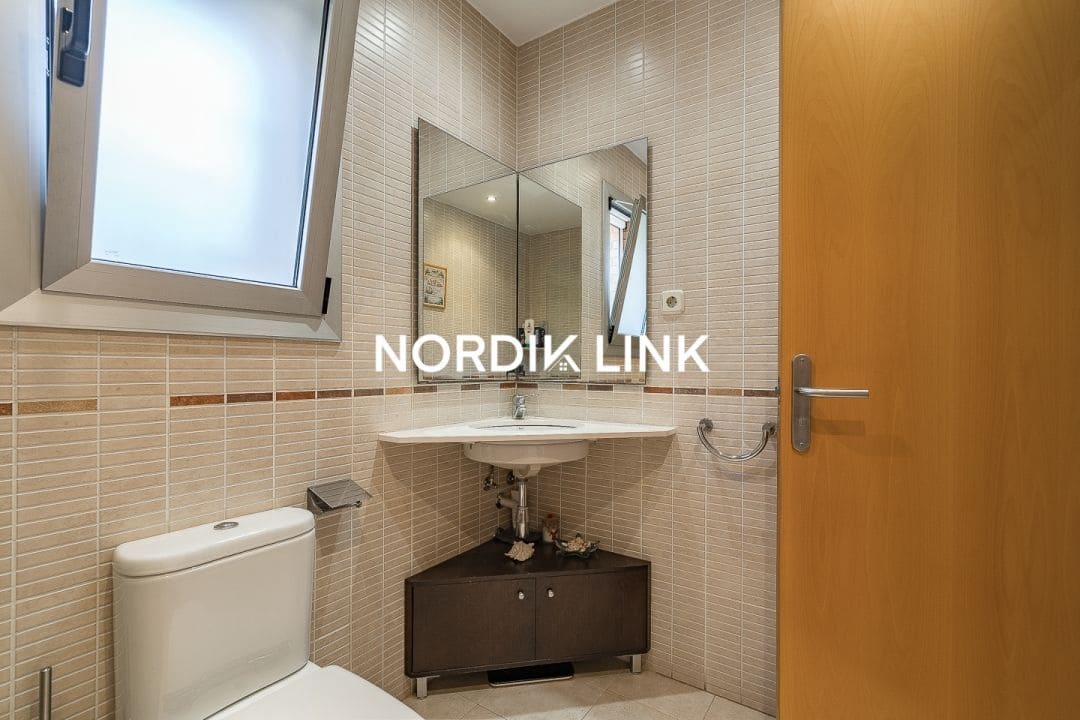 4 soveværelse Villa til salg i Torrelles de Llobregat med swimmingpool - € 550.000 (Ref: 9737212)