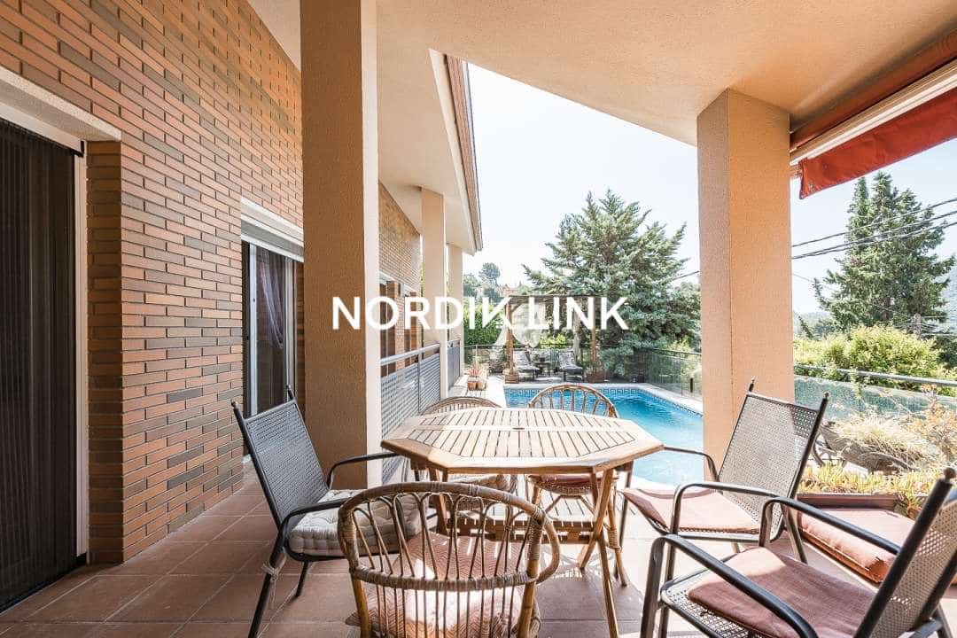 4 soveværelse Villa til salg i Torrelles de Llobregat med swimmingpool - € 550.000 (Ref: 9737212)