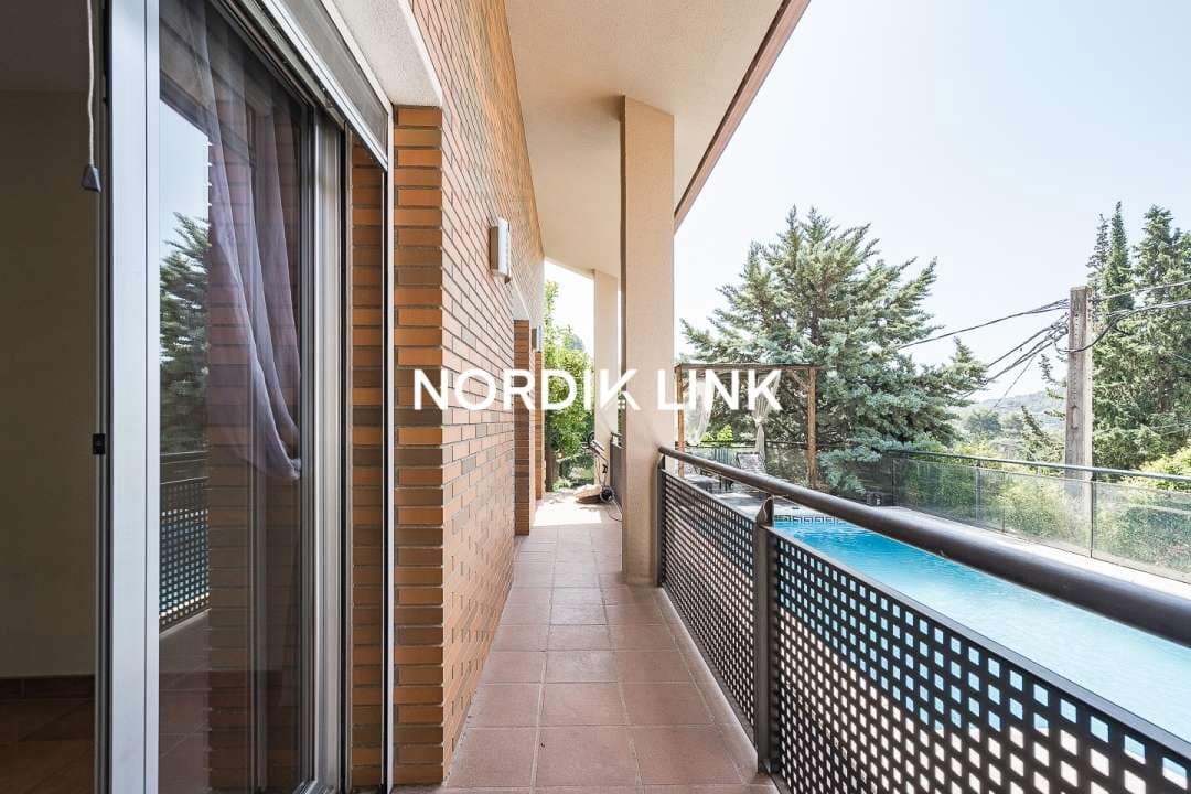 4 soveværelse Villa til salg i Torrelles de Llobregat med swimmingpool - € 550.000 (Ref: 9737212)