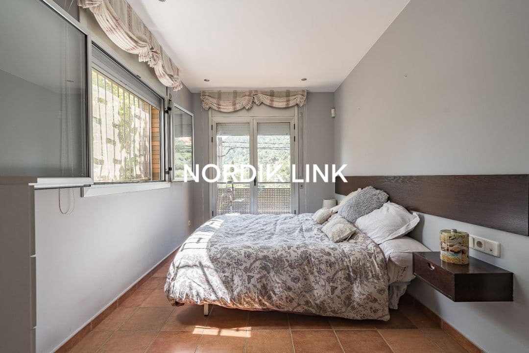 4 soveværelse Villa til salg i Torrelles de Llobregat med swimmingpool - € 550.000 (Ref: 9737212)